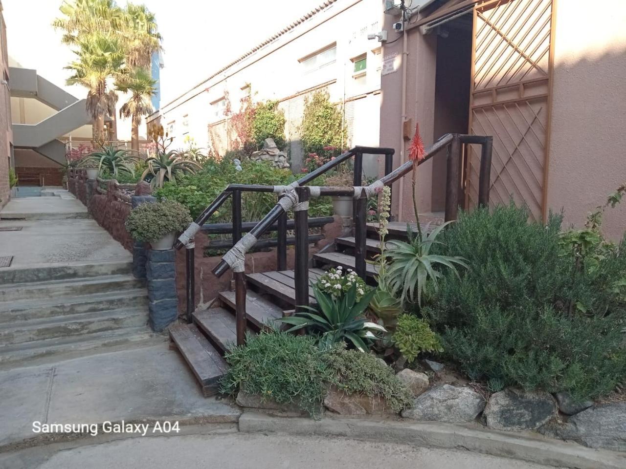 Oceanlife Guesthouse And Restaurant Luederitz Exterior foto